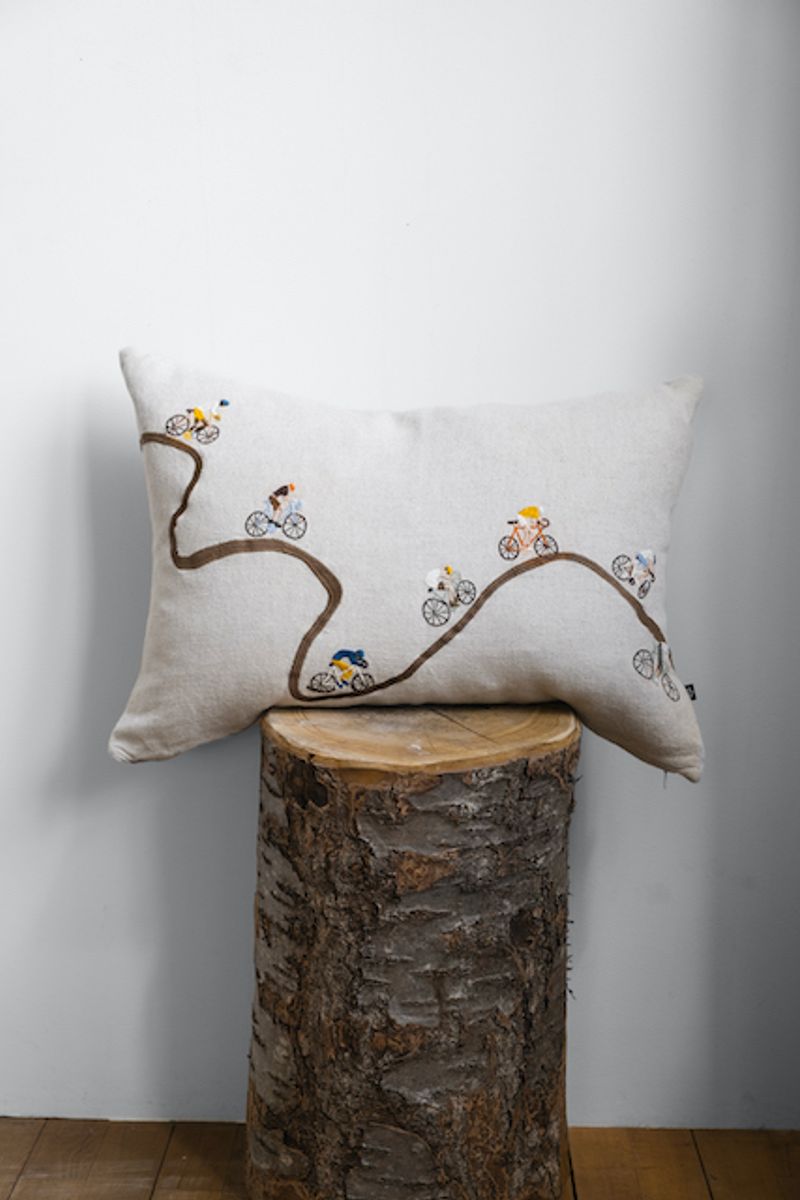 Putetrekk 38x58, brodert - Giro